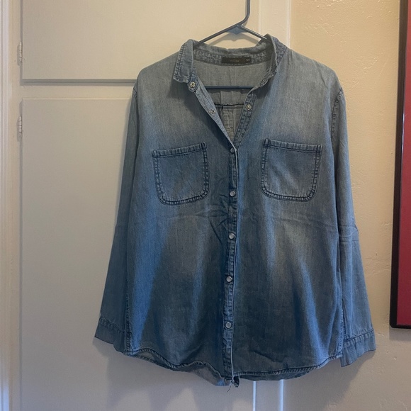 LF Brand chambray button down shirt - Picture 1 of 3